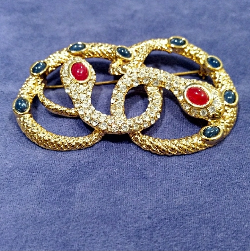 Stunning Rhinestone Medusa Brooch